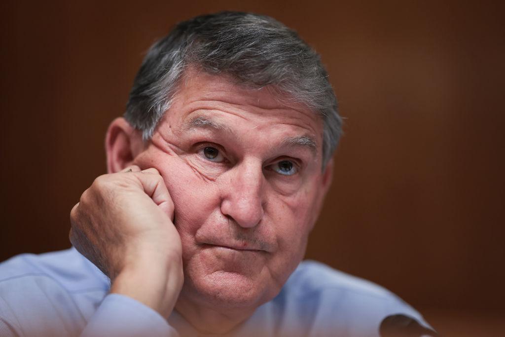Moderate Democratic Sen. Manchin Won’t Run for Reelection