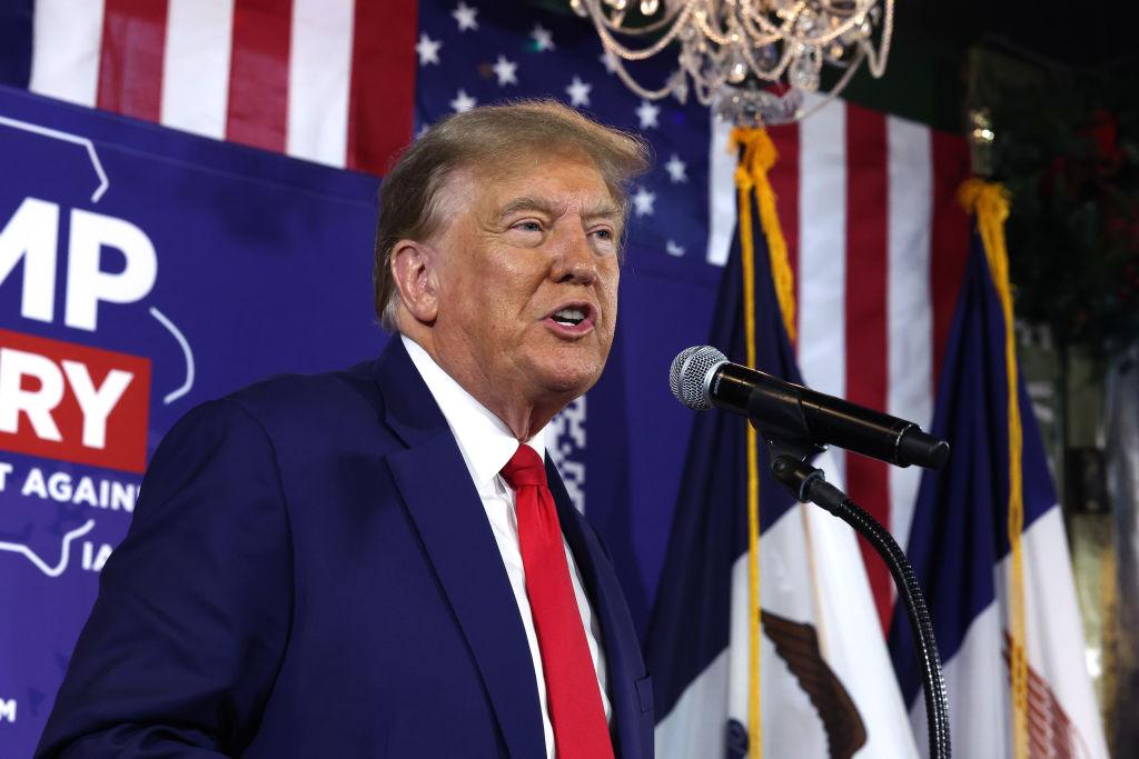 Poll: Trump Leads Popular Vote, Trails in Key Battleground States