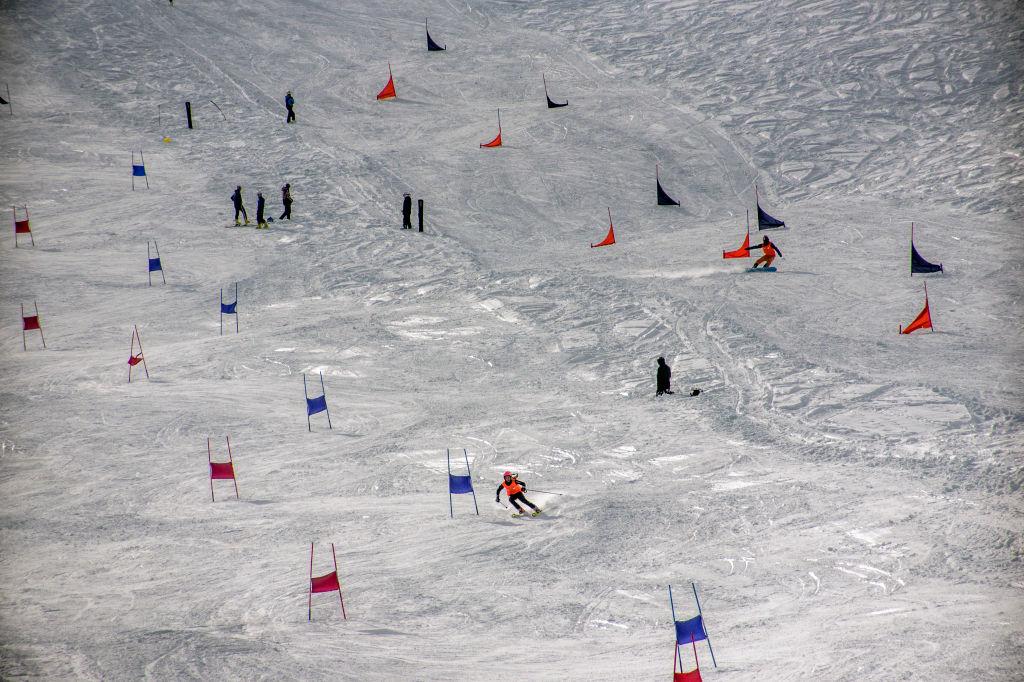India: Climate Change Blamed as Ski Resorts Run Dry