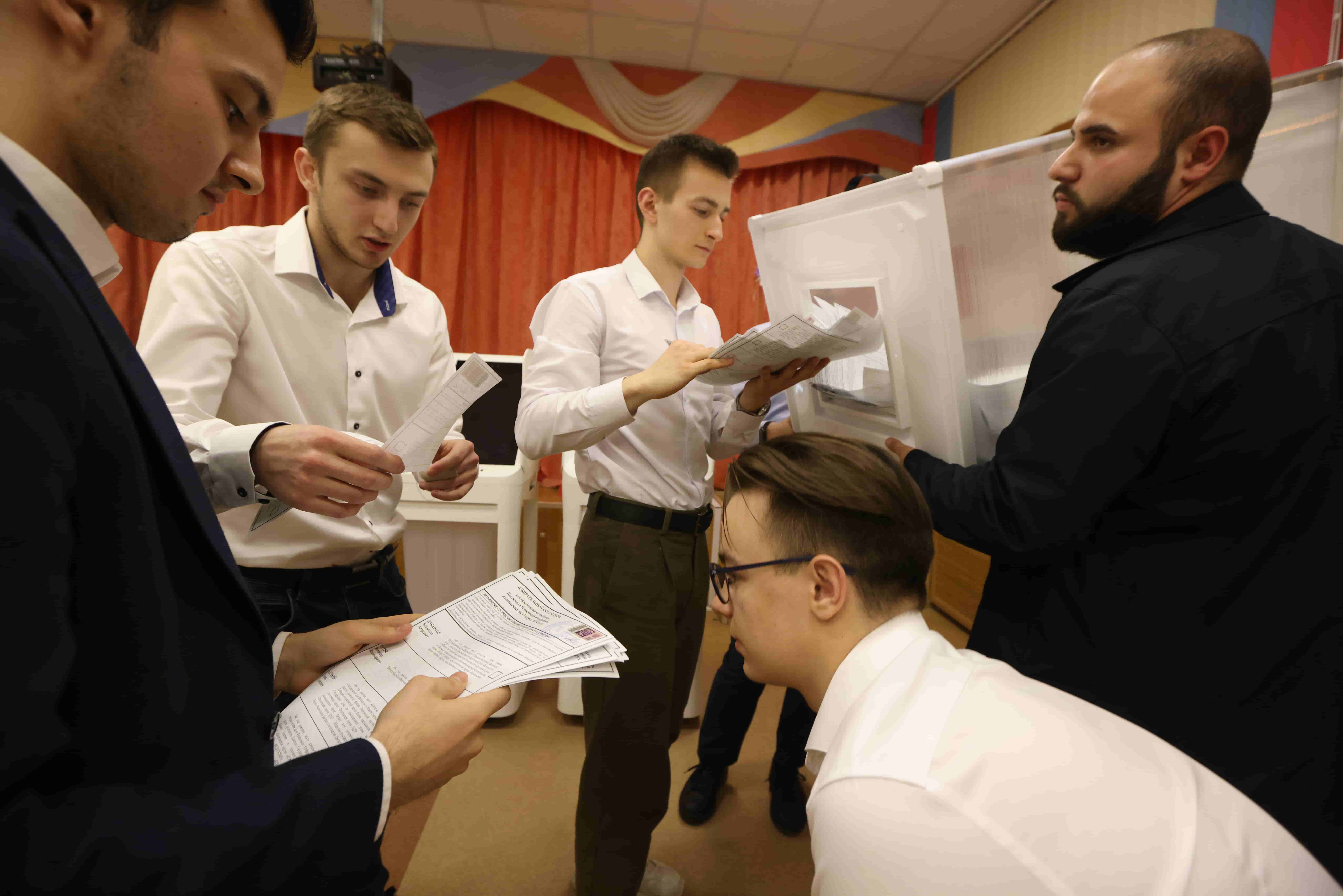 Voting Begins in Russian Elections
