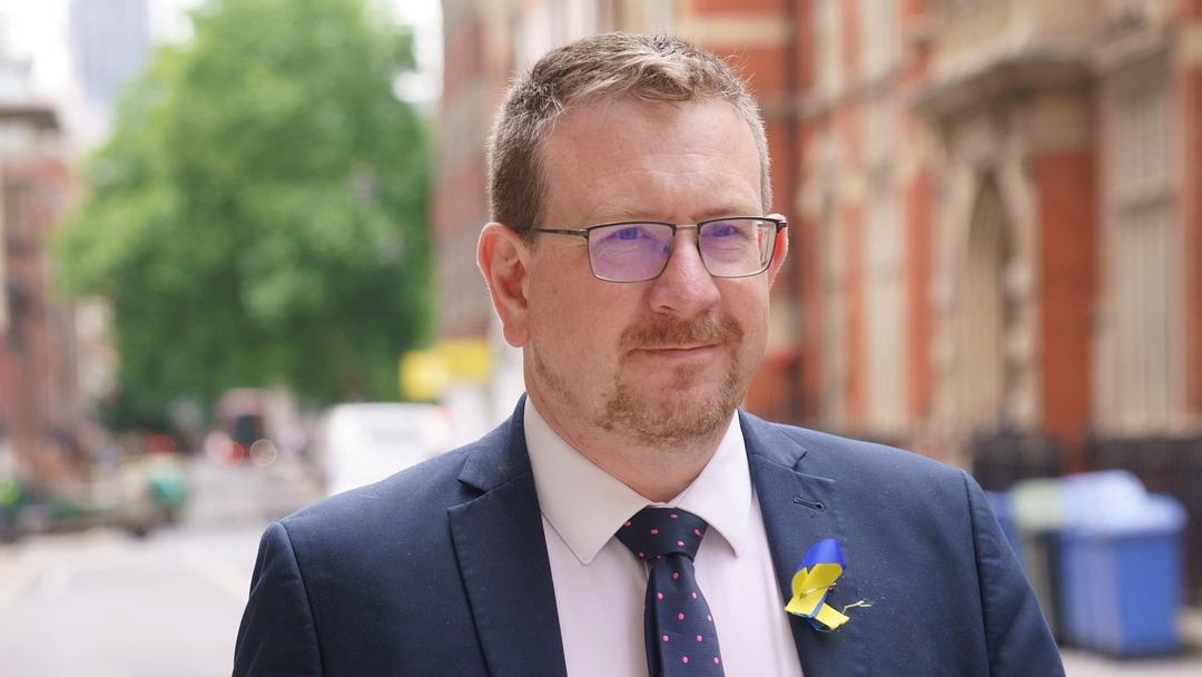 UK: Health Minister Sacked Over WhatsApp Messages