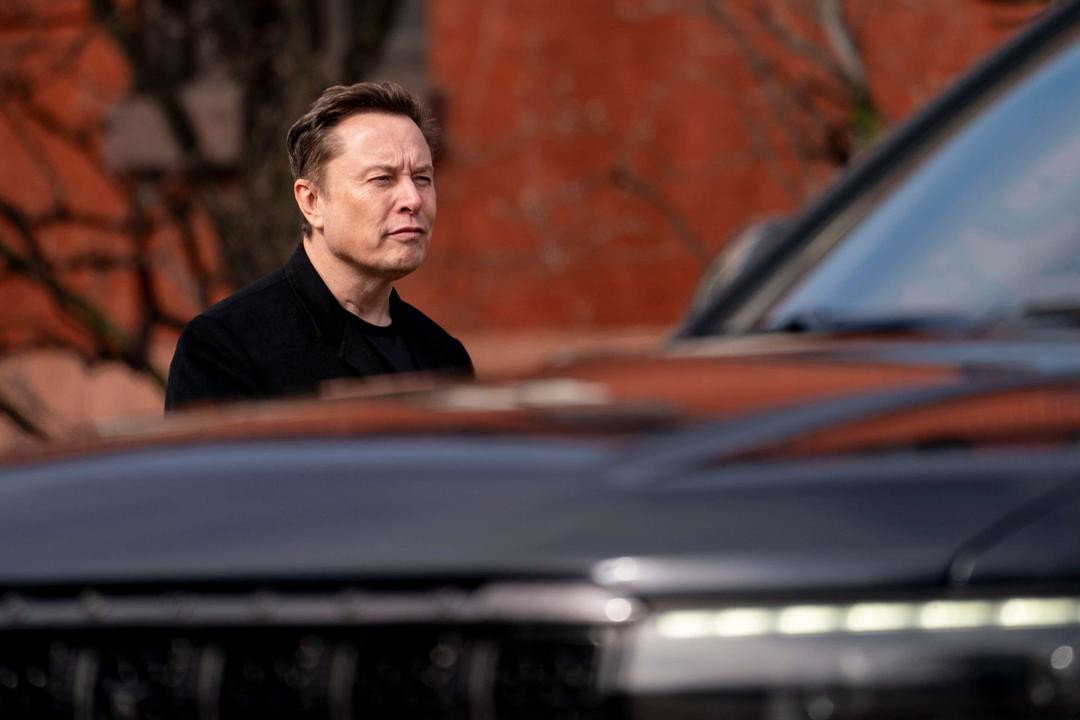 MAGA Influencer Claims Musk Fathered Her Child