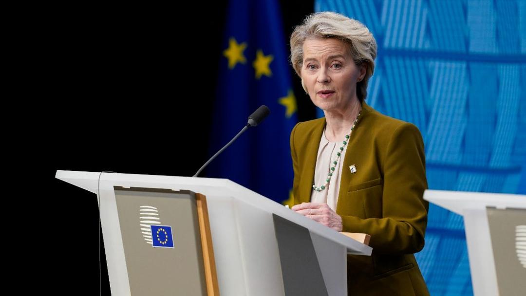 EU Warns of Strong Retaliation to Trump's Trade Tariffs