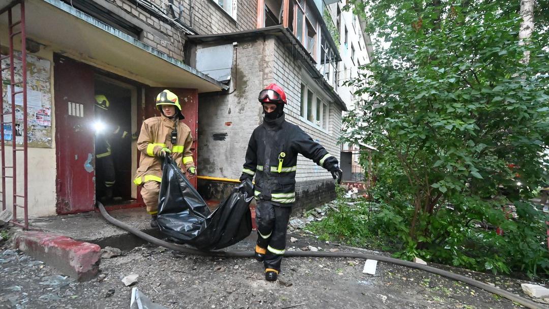Second Round of Russia-Ukraine Prisoner Swaps Complete as Attacks Continue