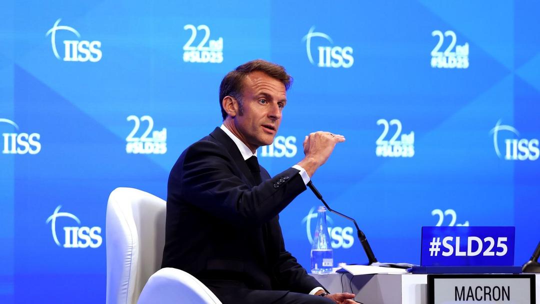Macron Plans to Ban Social Media for Under-15s
