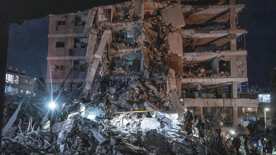 Israel, Iran Ramp Up Attacks; 200 Iranians, 13 Israelis Killed