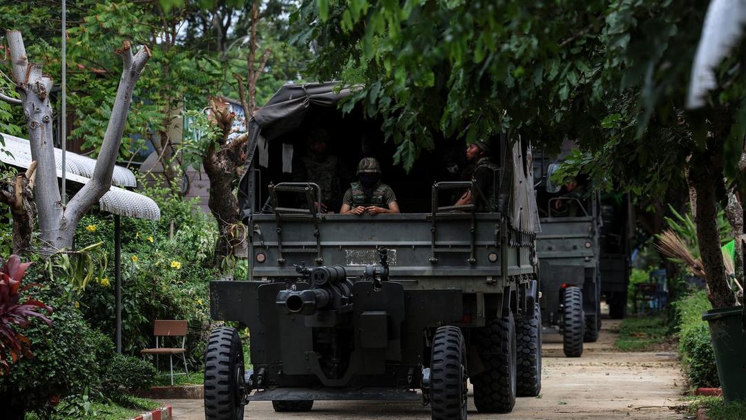 Thailand-Cambodia Border Clashes Enter Second Day