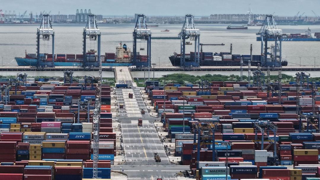 Trump Higher Tariffs Take Effect on Dozens of Countries