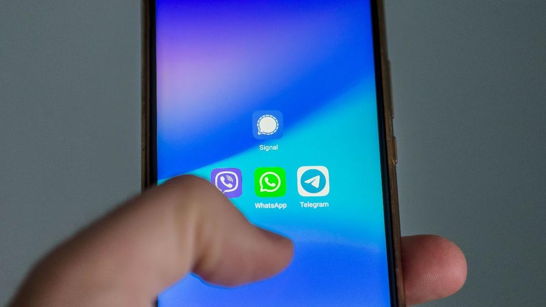 Russia Limits WhatsApp, Telegram Calls