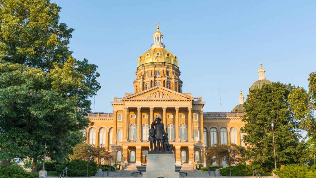 Democrat Flips Iowa Senate Seat, Breaks GOP Supermajority