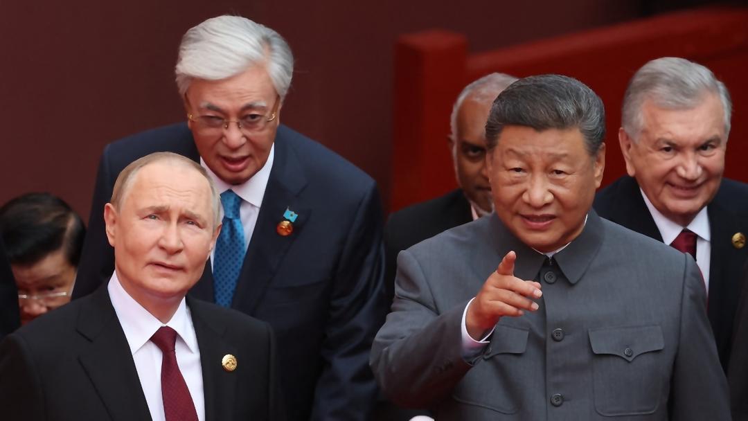 Putin, Xi Caught on Hot Mic Discussing Immortality at Parade
