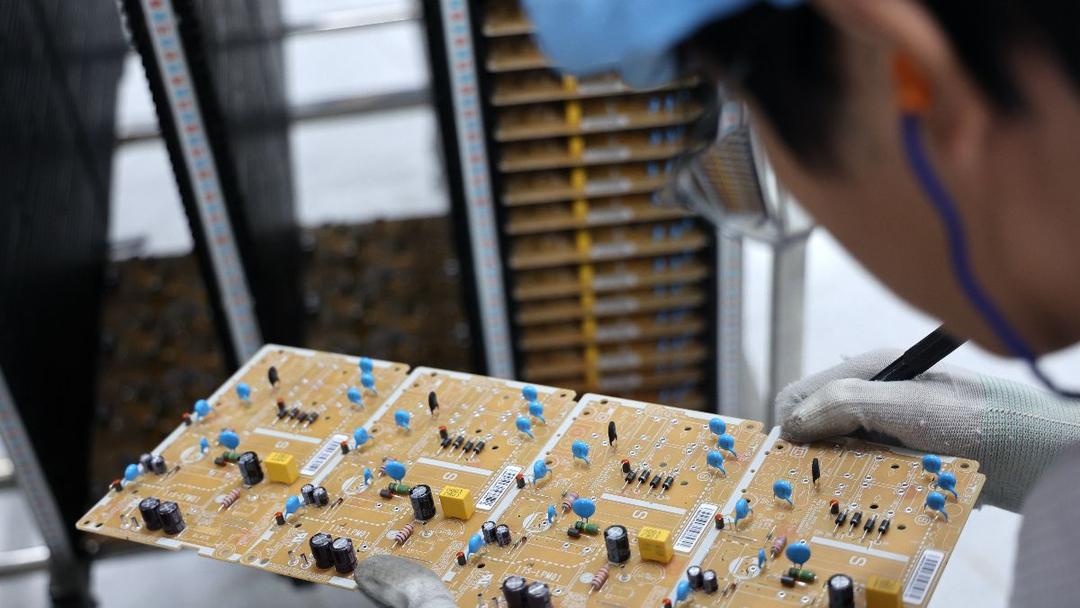 China Launches Probes Into US Semiconductor Products