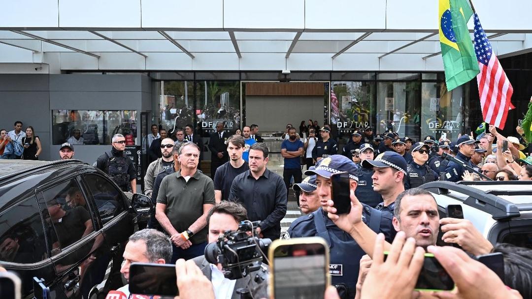 Brazil: Moraes Seeks Explanation Over Delay in Bolsonaro's Return Home
