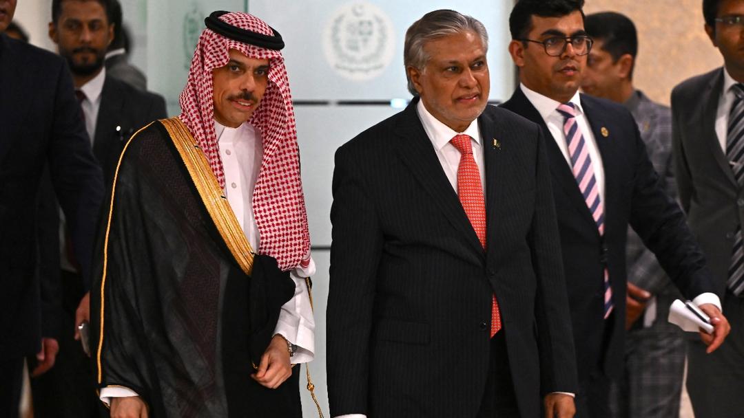 Saudi Arabia, Pakistan Sign Mutual Defense Pact