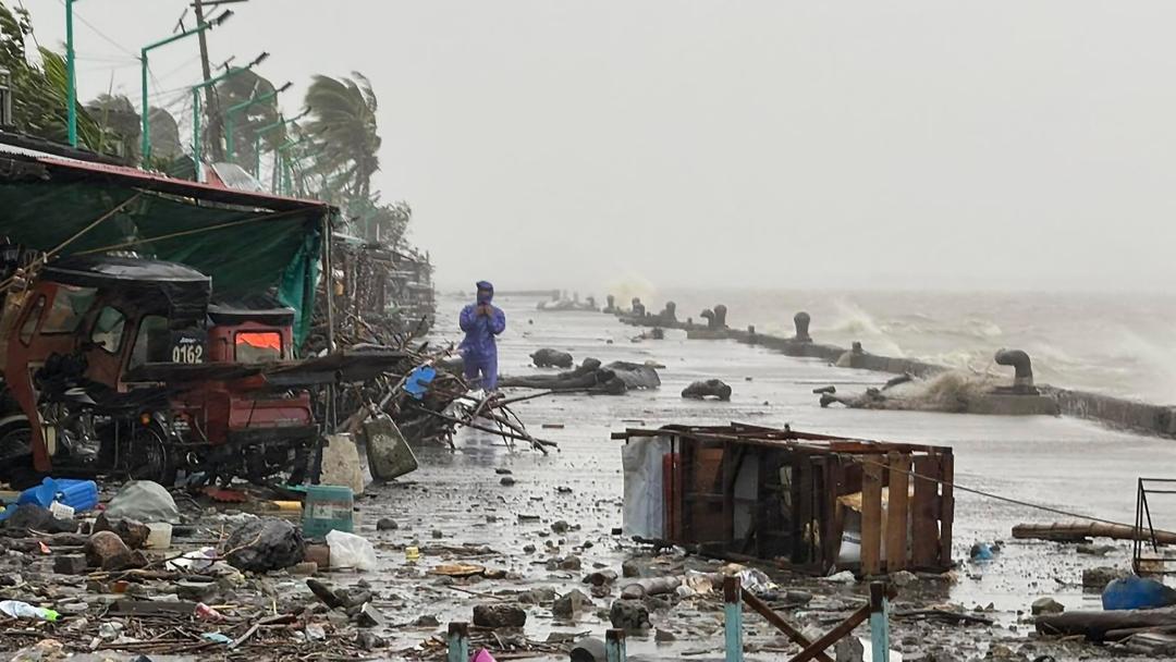Super Typhoon Ragasa Hits Asia, Kills 14 in Taiwan