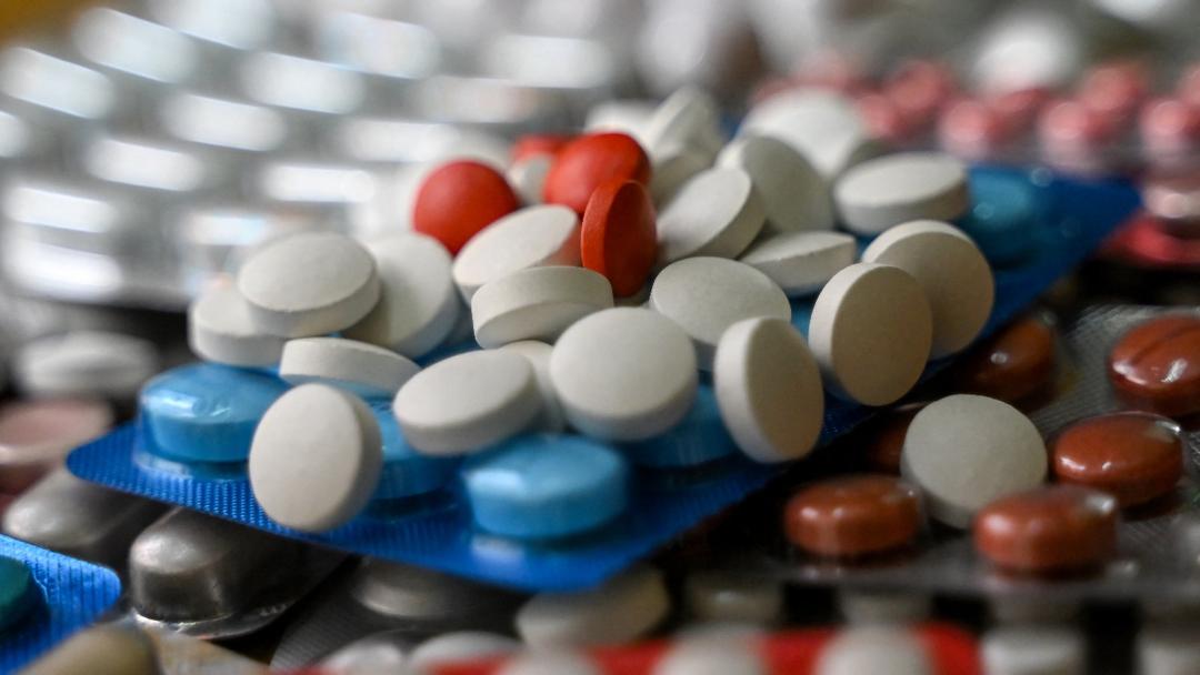 Trump Announces 100% Tariffs on Pharma Imports