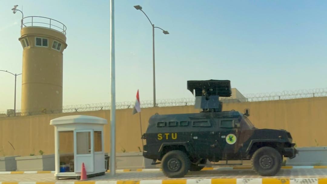 US Reduces Iraq Troops to Under 2K