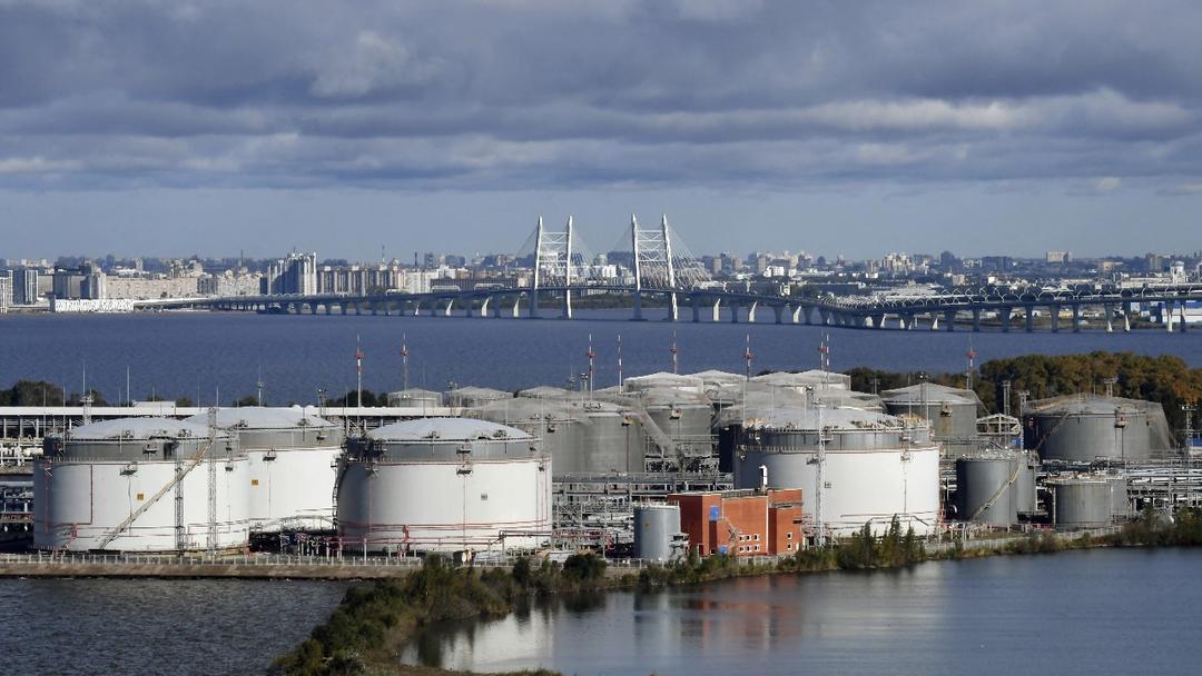 UK Sanctions Russian Oil and Gas Firms Over Ukraine War