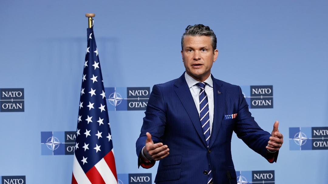Cracked Windshield in Hegseth's Plane Prompts 'Unscheduled Landing' in UK