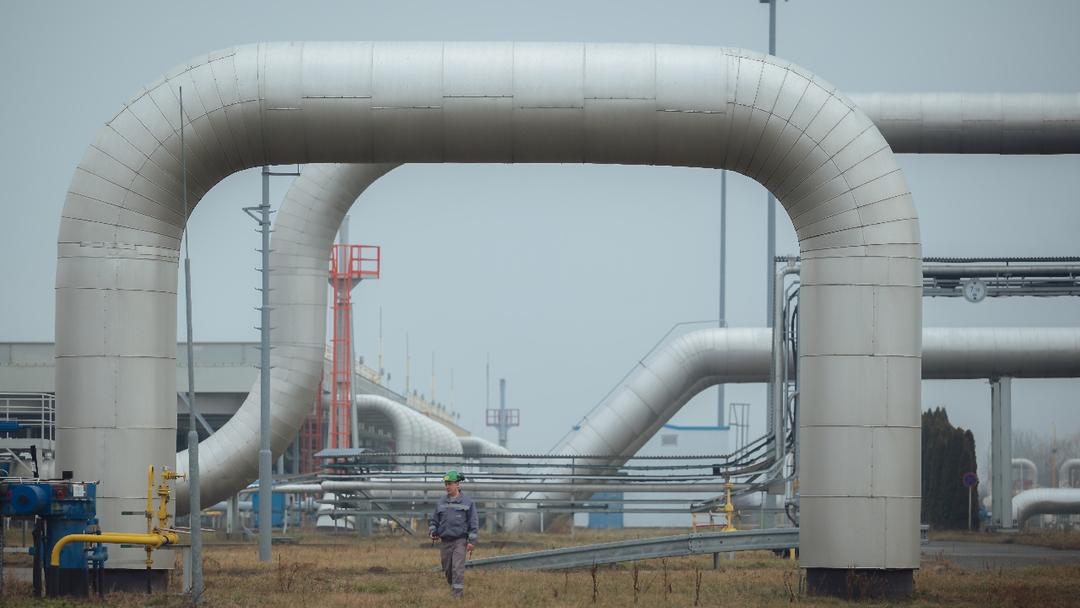 EU Agrees to Phase Out Russian Gas Imports By 2027