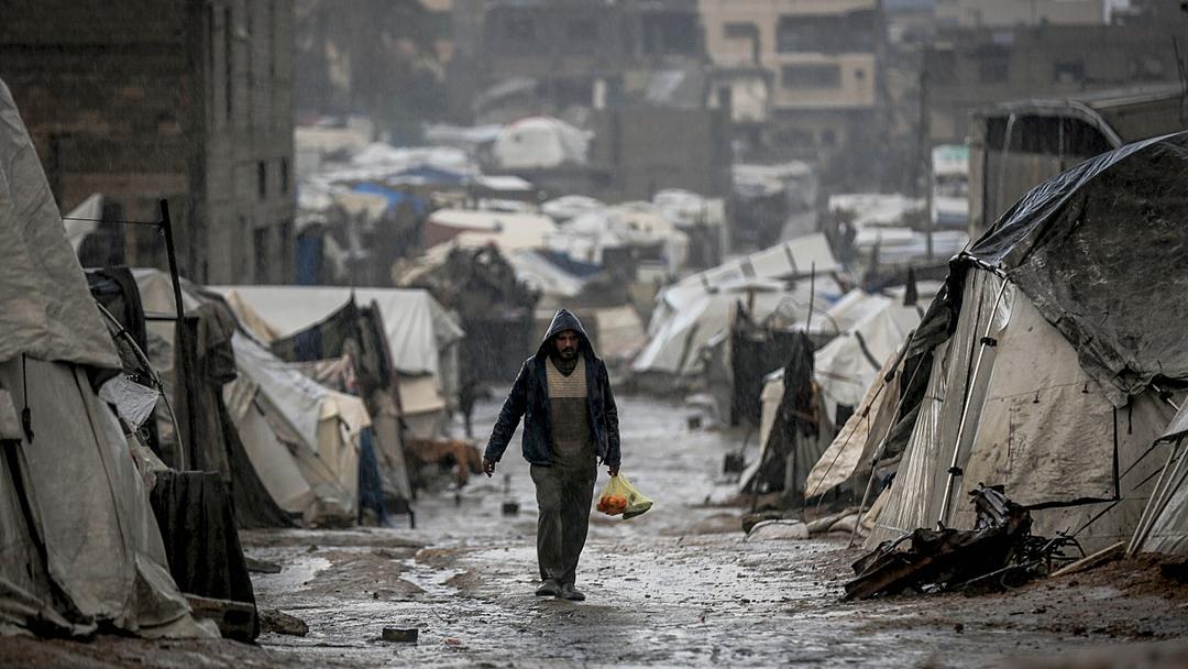 Israel to Ban Dozens of Aid Groups From Gaza