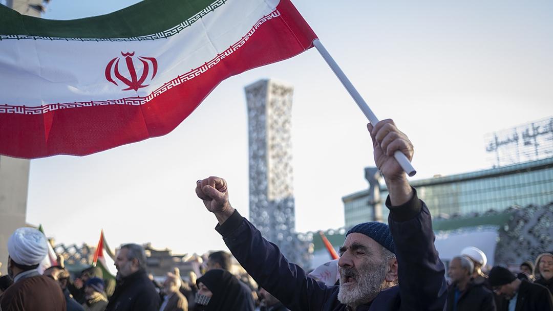 Trump Threatens to Intervene as Iran Protests Spread Nationwide