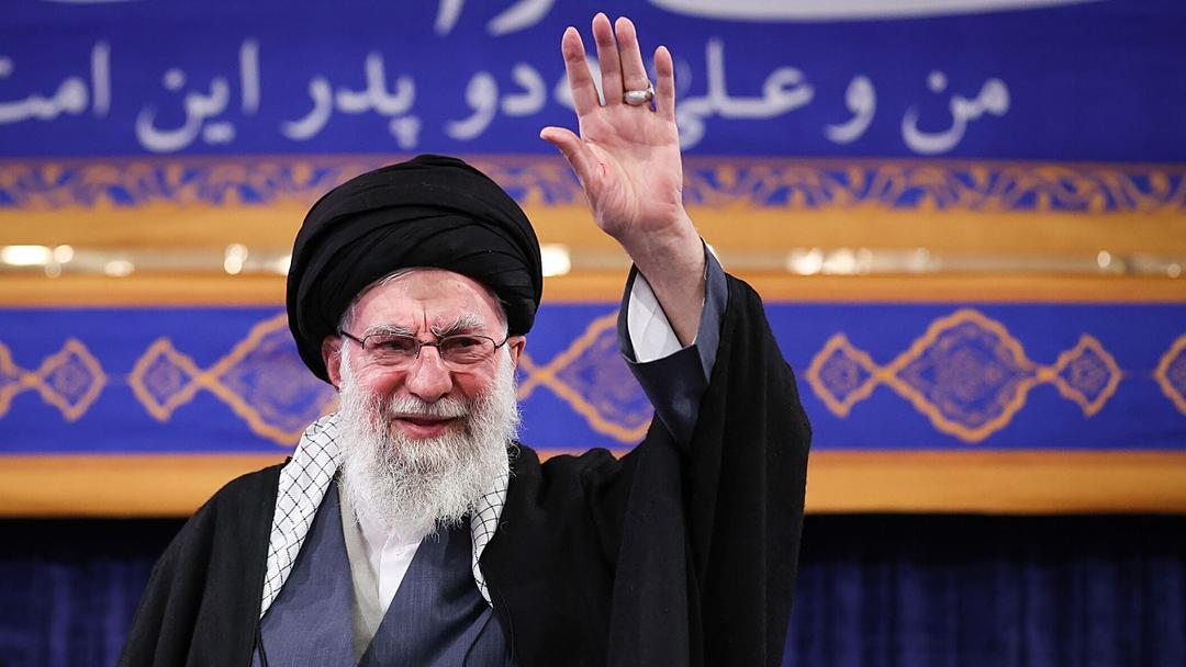 Iran Offers $7 Monthly Credit to Citizens Amid Deadly Protests