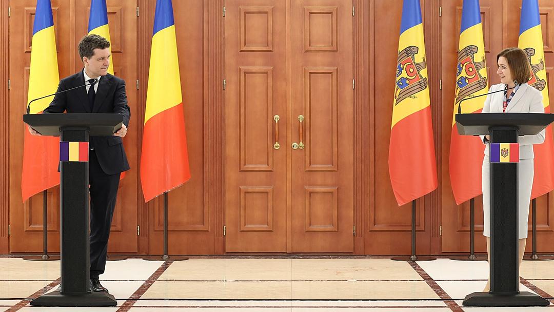 Romania 'Ready' to Discuss Unification After Moldova's President Expresses Support