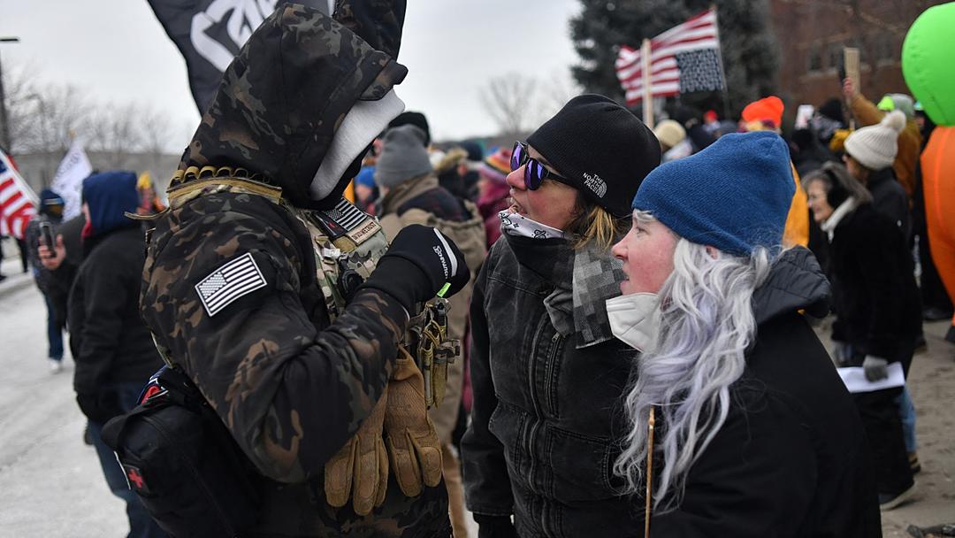 1.5K Troops on Standby as Protesters Clash in Minneapolis