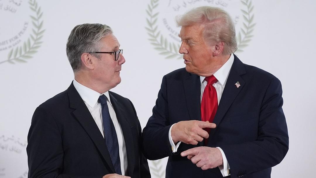 Trump Describes UK Chagos Island Deal as 'Great Stupidity' Amid Greenland Dispute