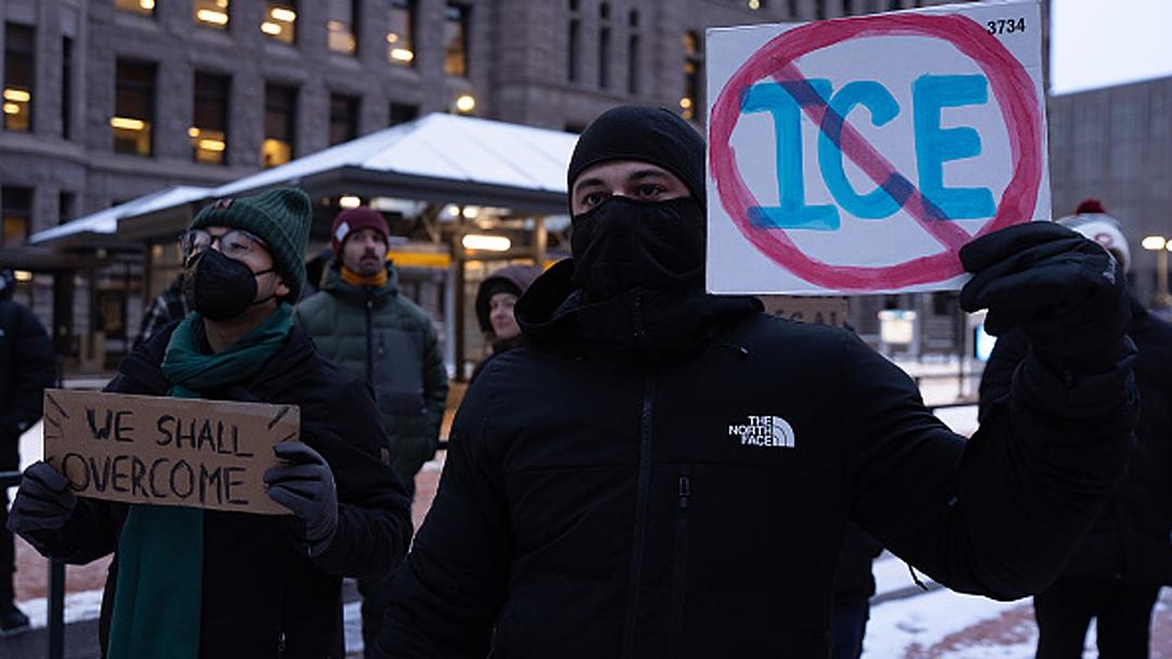 Minneapolis: ICE Detains, Releases Hmong U.S. Citizen in Frigid Conditions