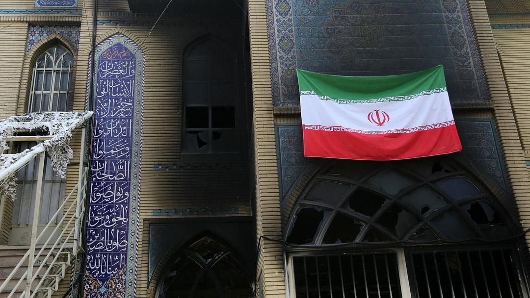 Trump Seeks Military Options Against Iran Amid Buildup