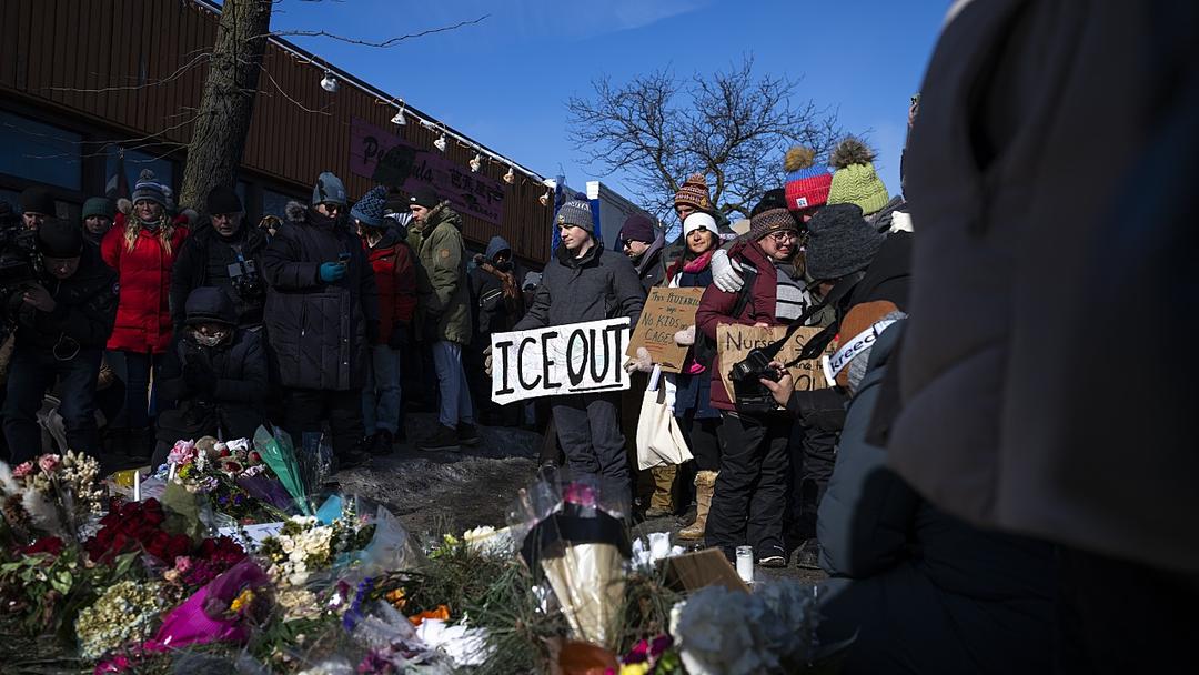 Trump, Walz Clash Over ICE in Minnesota After Death of Alex Pretti