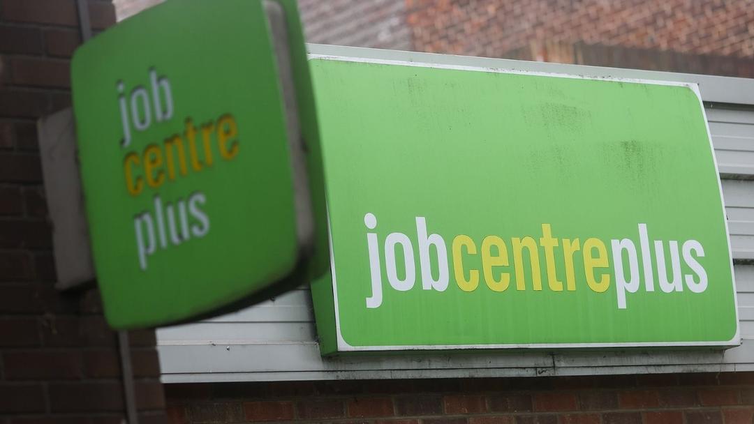 UK: Report Claims 46% Rise in Graduates on Benefits Since Pandemic