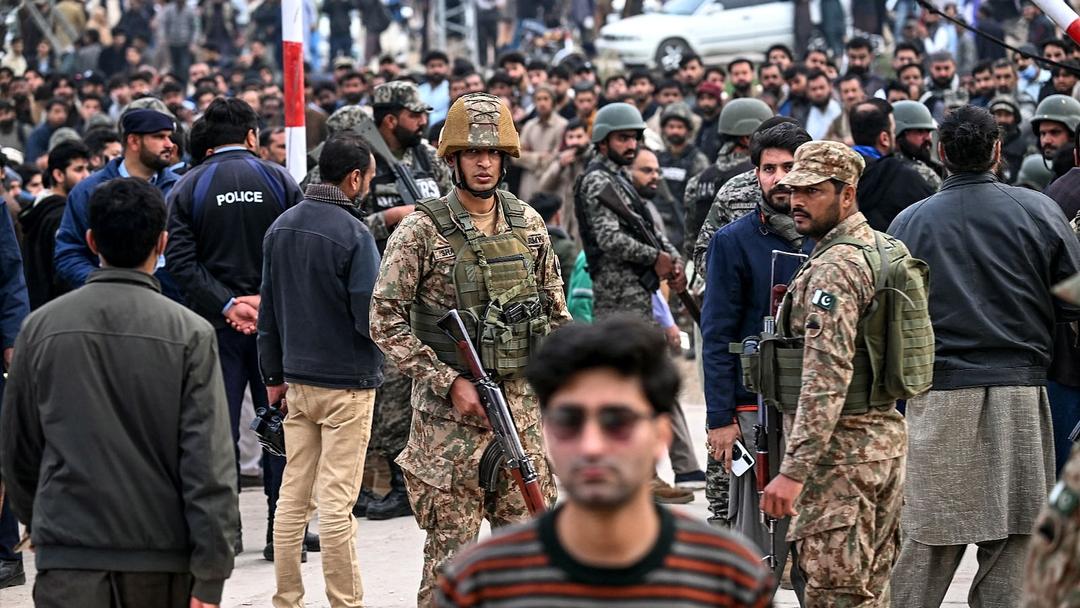Suicide Bomber Kills At Least 31 at Islamabad Shiite Mosque