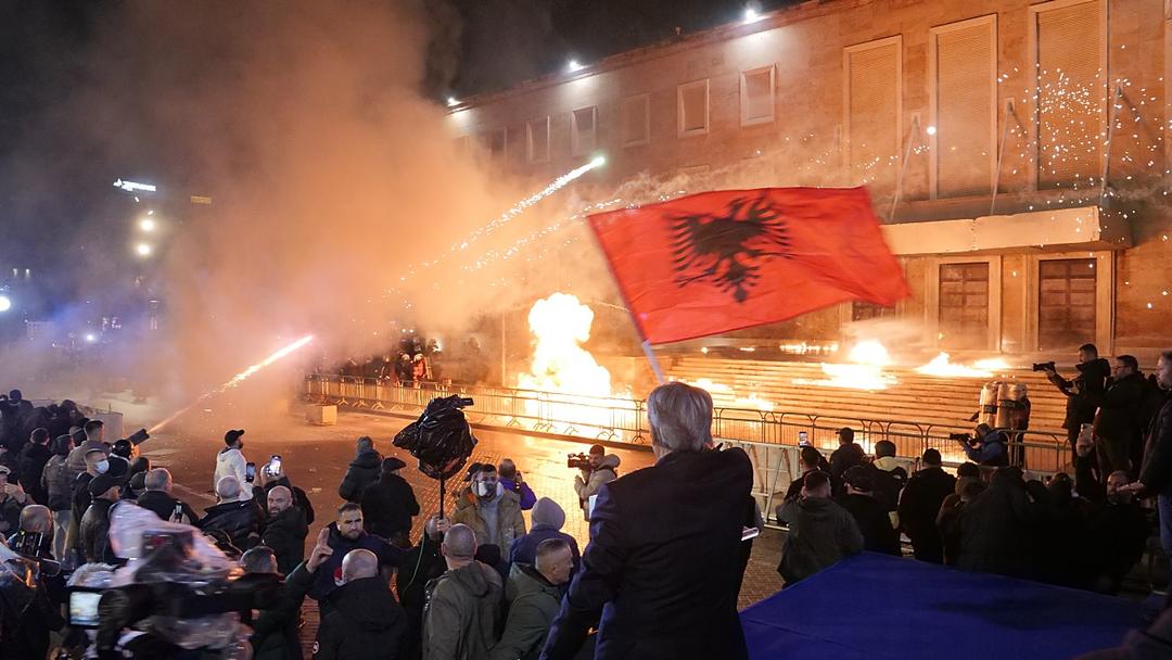 Violent Clashes Erupt in Tirana Over Corruption Scandal