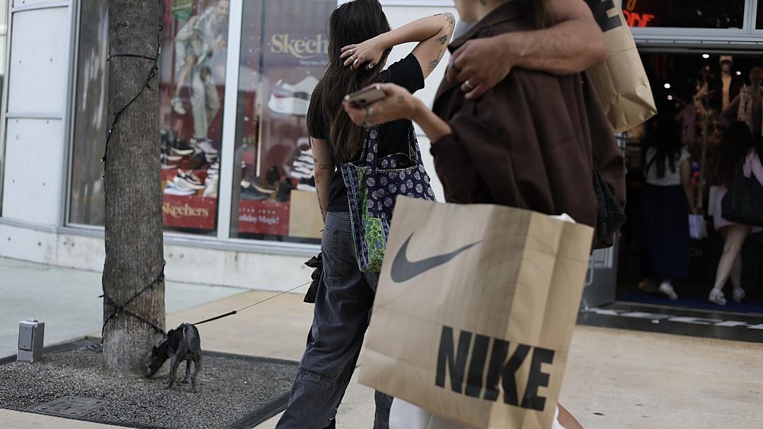 US GDP Grows 1.4% in Q4, Missing Estimate