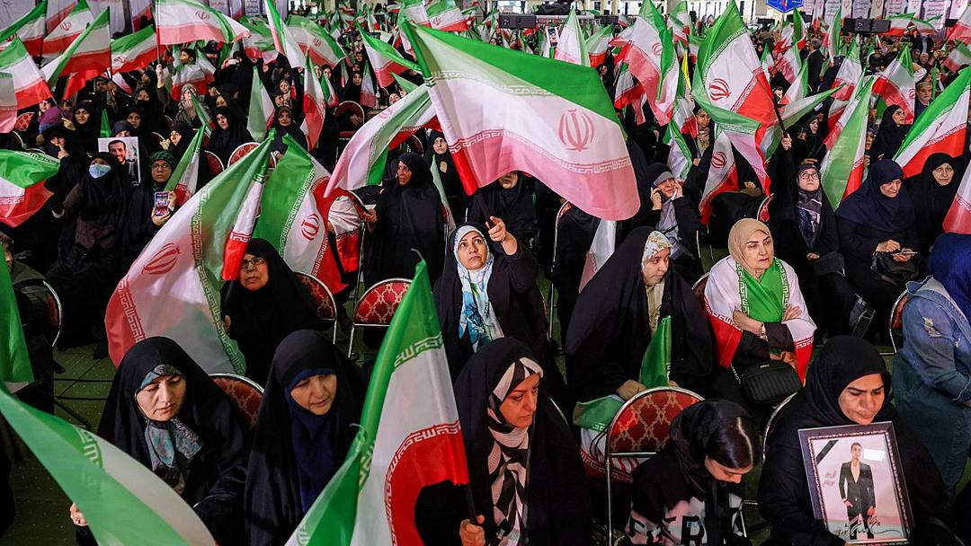 Iranian Students Protest as Trump Weighs Military Action