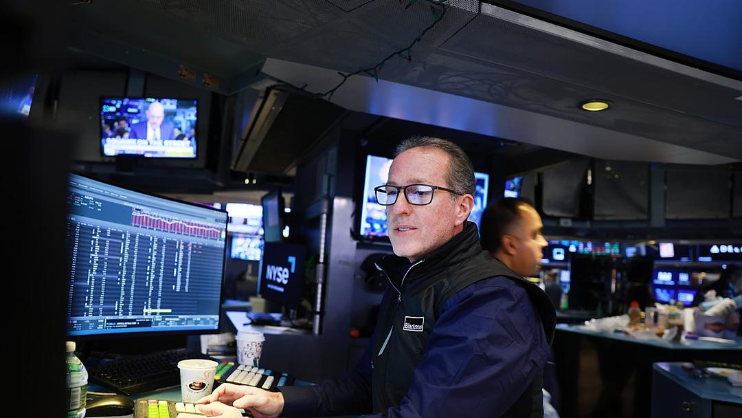 Global Markets React as Middle East Conflict Shuts Hormuz Strait