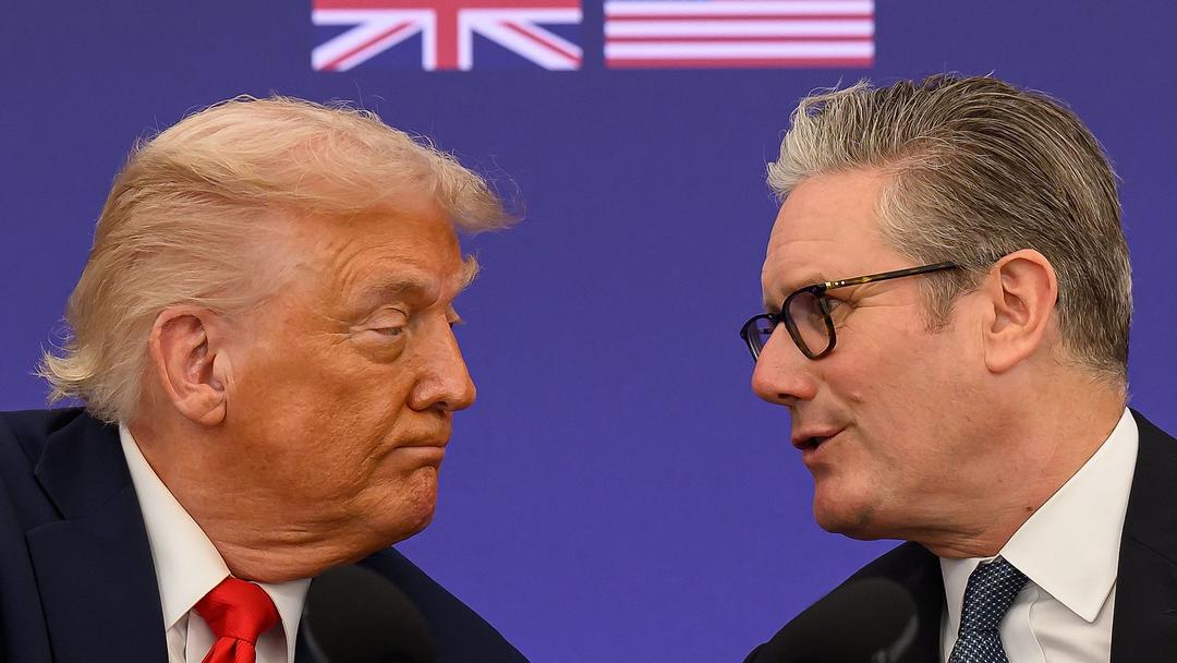 UK: Trump Criticizes Starmer Over Military Base Approval Delay