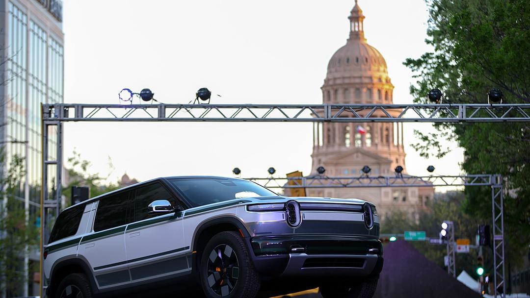 Uber Invests $1.25B in Rivian for EV Robotaxis