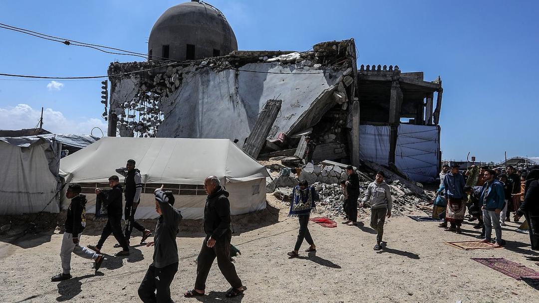 Deadly Air Strikes Continue in Khan Younis