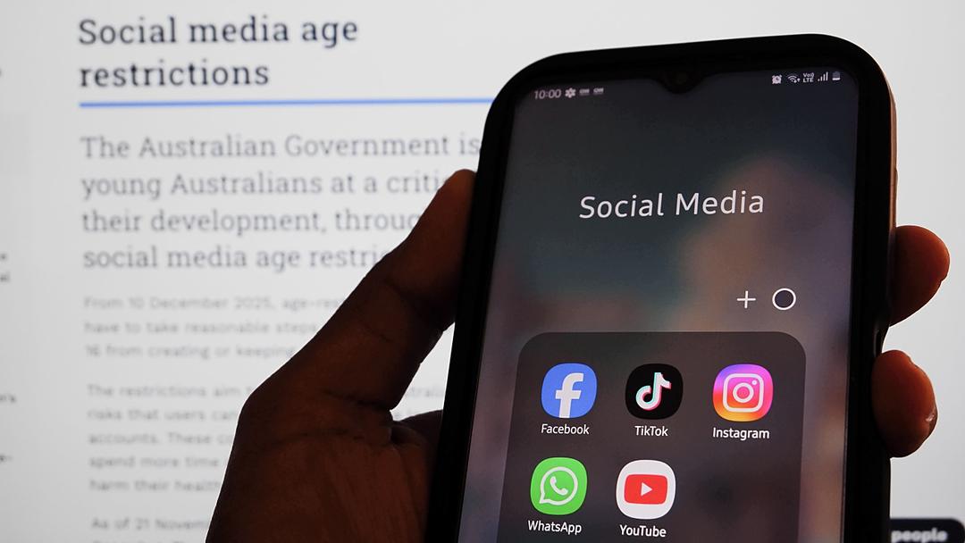 Australia Probes Social Media Giants Over Teen Ban