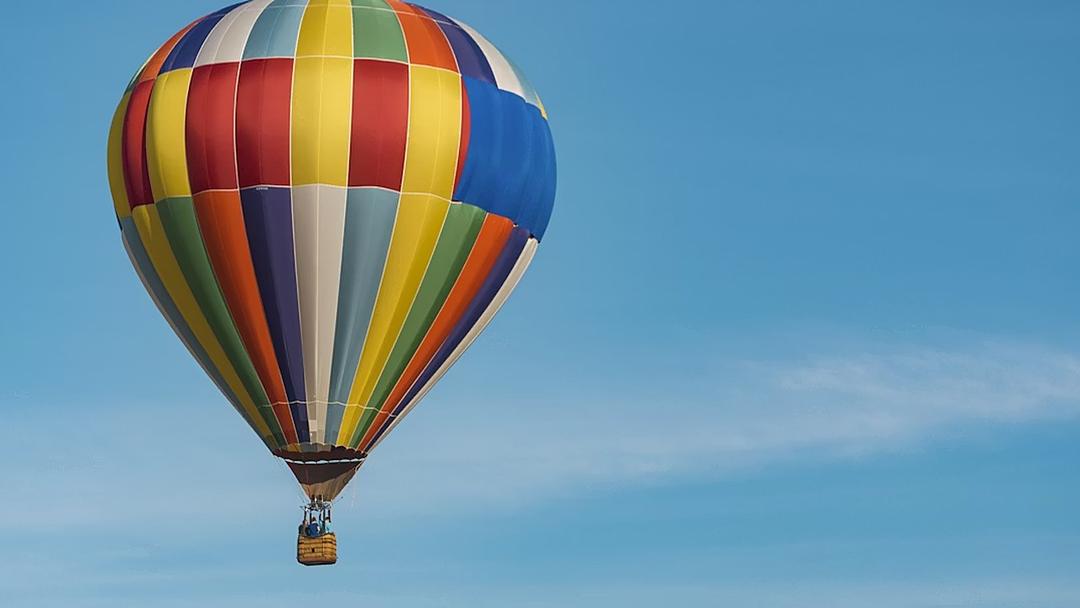 Hot Air Balloon Makes Emergency Backyard Landing in CA