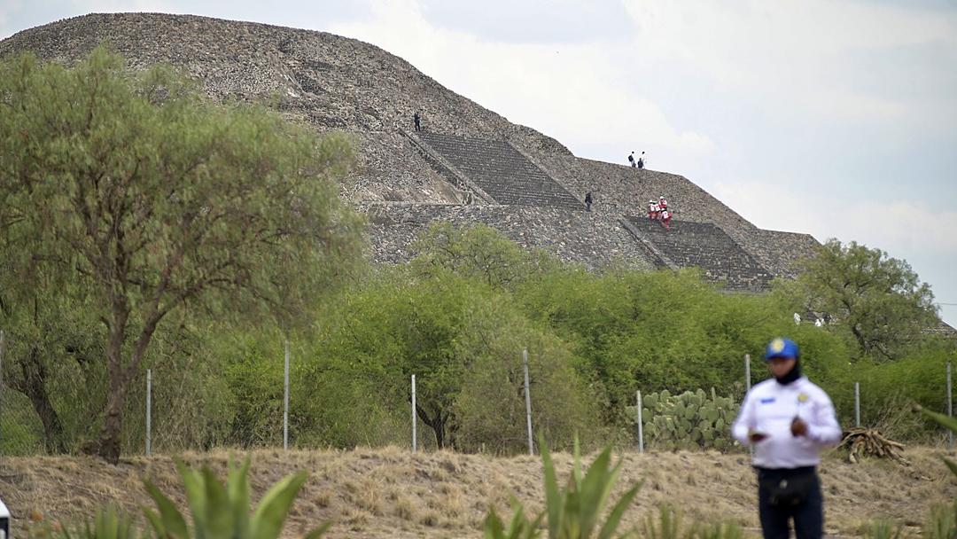 Gunman Kills Canadian, Injures 13 at Mexico's Teotihuacán Site