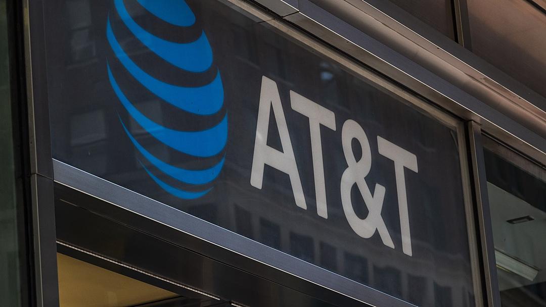 SCOTUS Weighs FCC Fines on AT&T, Verizon