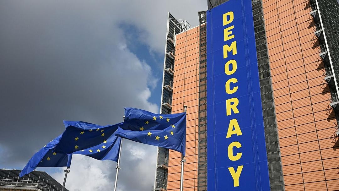 EU Flags Emoji Codes in Drug Sales, Hate Speech Online