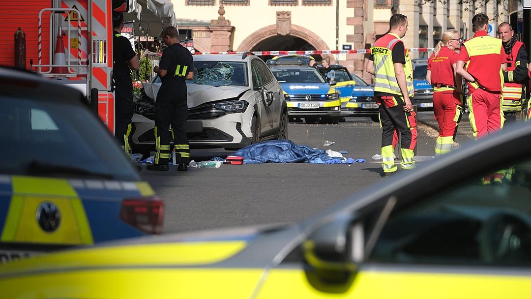 Car Rams Pedestrians in Germany's Leipzig