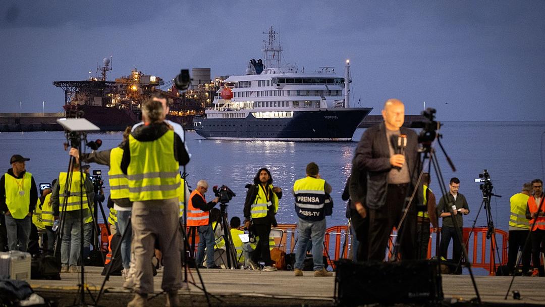 MV Hondius Departs Tenerife After Last Passengers Disembark