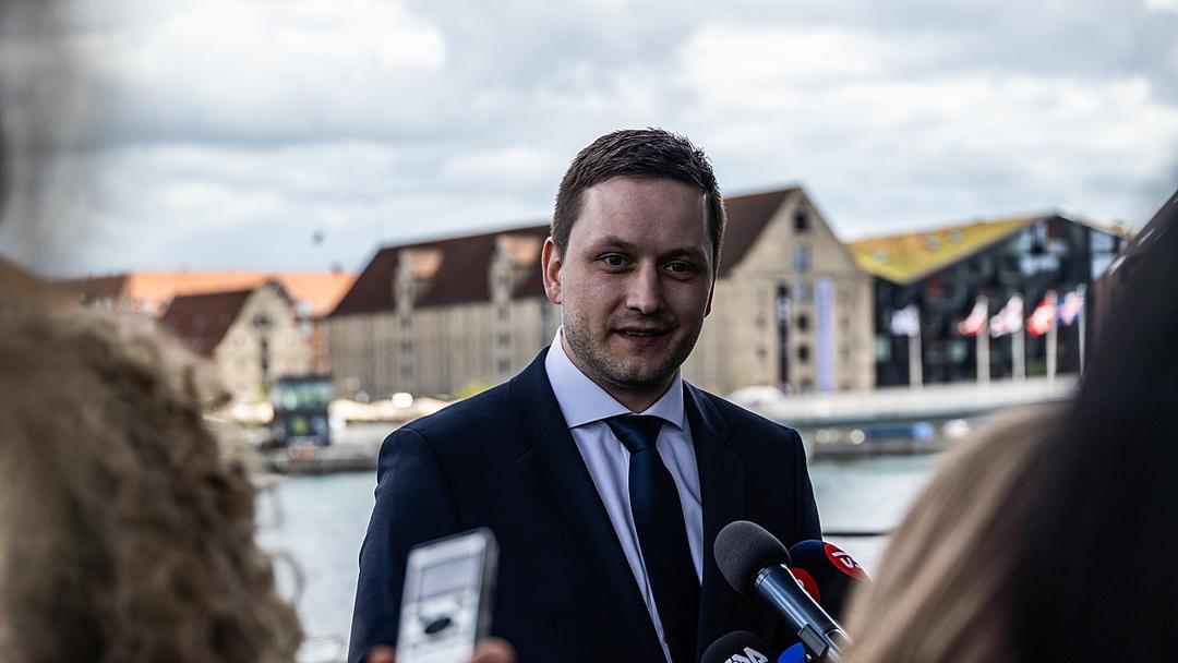 Greenland Rejects US Takeover After Envoy Talks